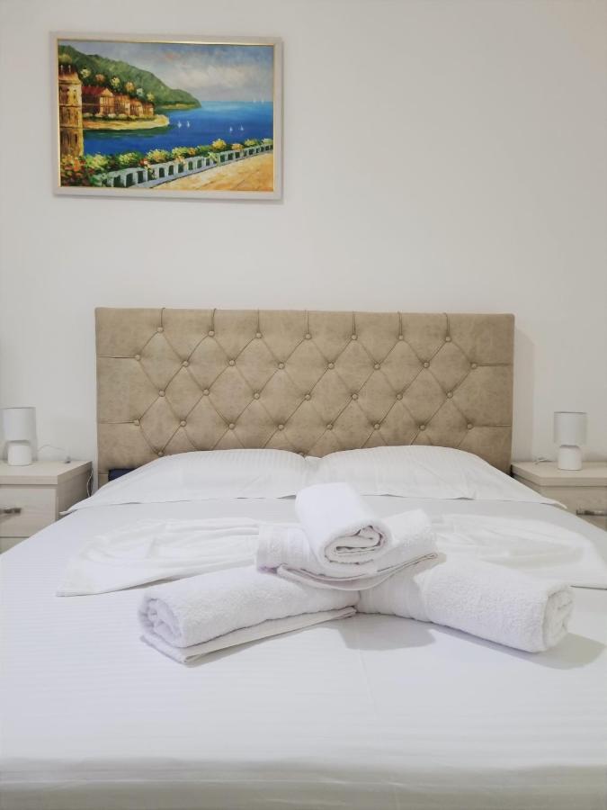 My Holiday House Hotel Durrës Buitenkant foto