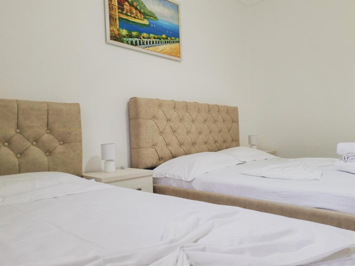 My Holiday House Hotel Durrës Buitenkant foto