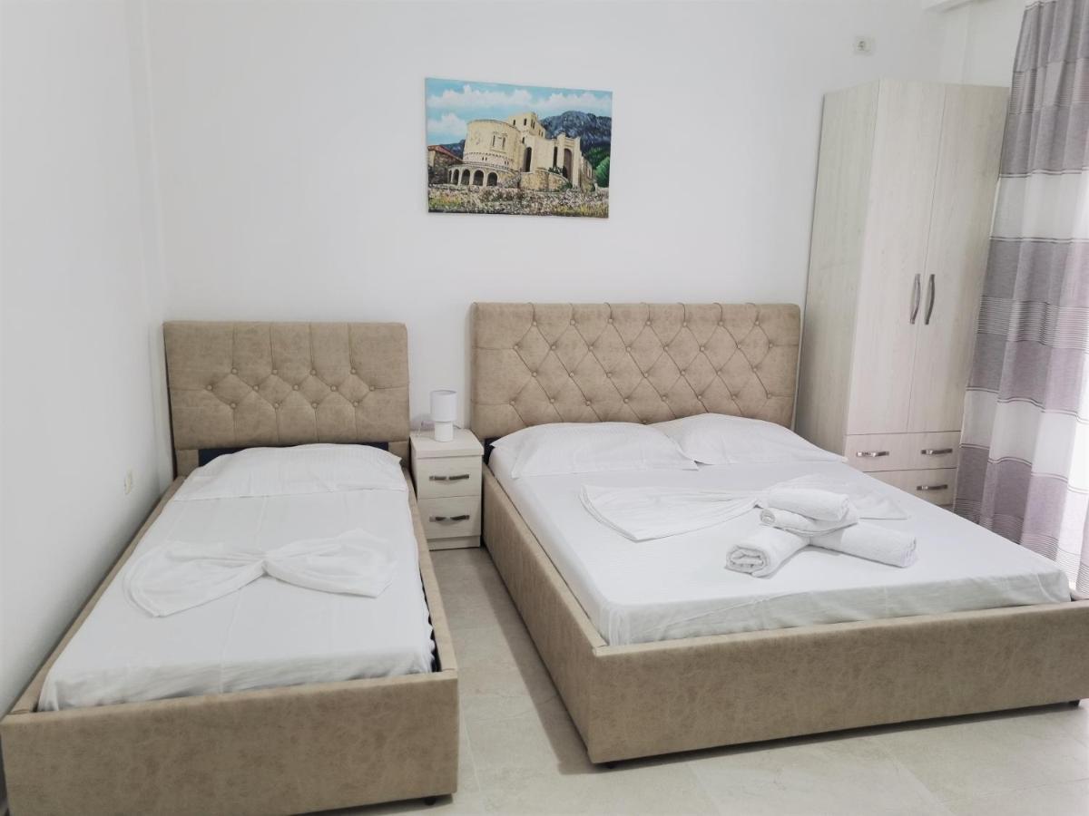 My Holiday House Hotel Durrës Buitenkant foto