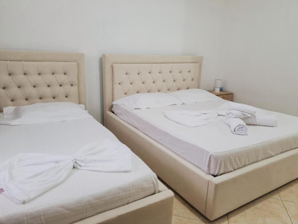 My Holiday House Hotel Durrës Buitenkant foto