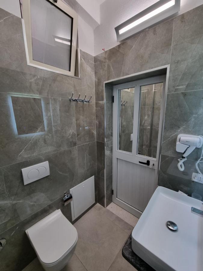 My Holiday House Hotel Durrës Buitenkant foto